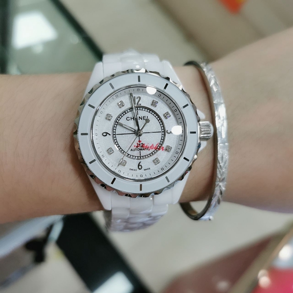 シャネル時計着用イメージ